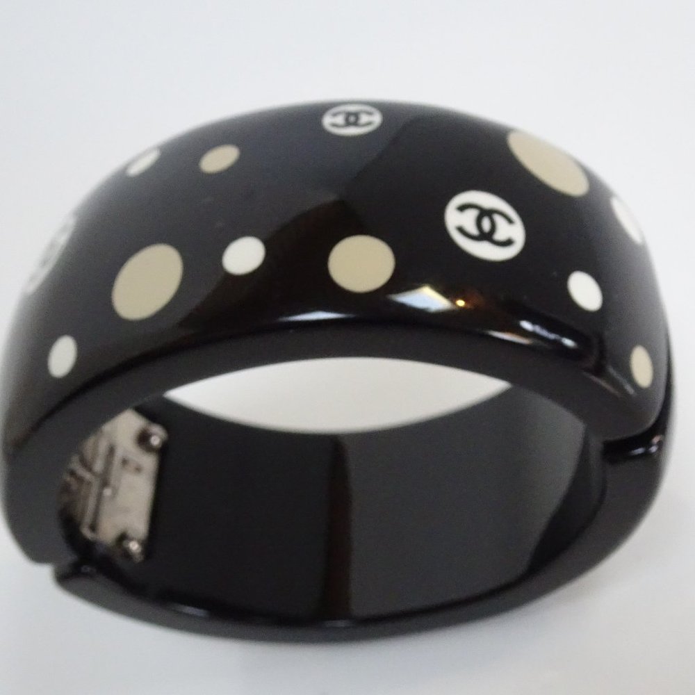Auth CHANEL Wide Thick Clamper Bangle Bracelet Cuff Lucite Resin Plastic CC Dots